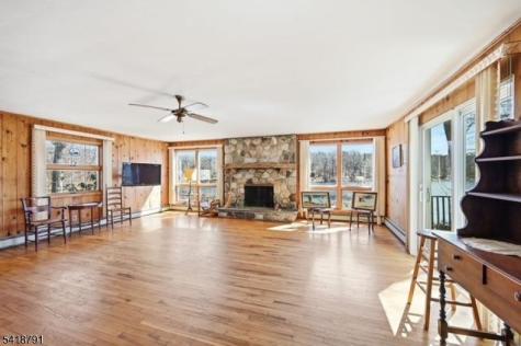 27 Plaza Drive Hampton NJ 07860