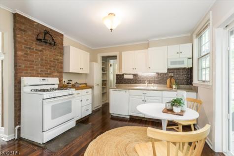 5 Colonial Terrace Nutley NJ 07110