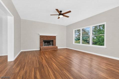 1813 Gary Road Greenwich NJ 08886