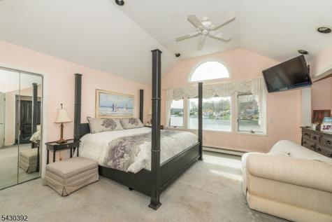 62 Ithanell Road Hopatcong NJ 07843