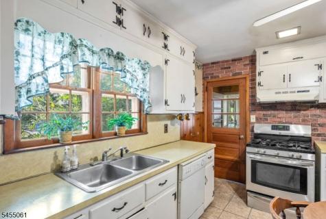 115 Riverwood Avenue Bedminster NJ 07921