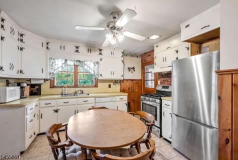 115 Riverwood Avenue Bedminster NJ 07921