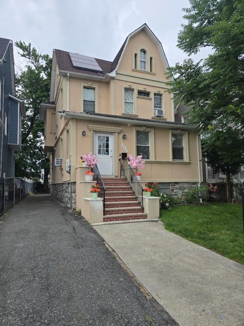 217 Rutledge Avenue East Orange NJ 07017