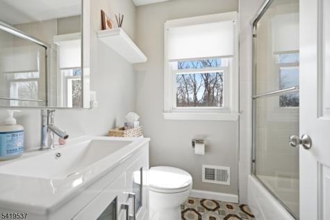 28 Raynor Road Morris NJ 07960