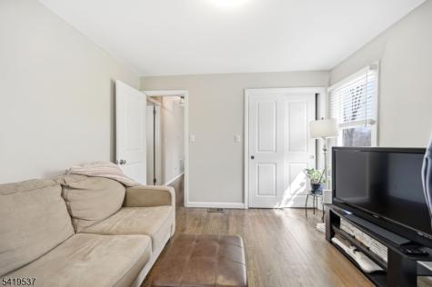28 Raynor Road Morris NJ 07960