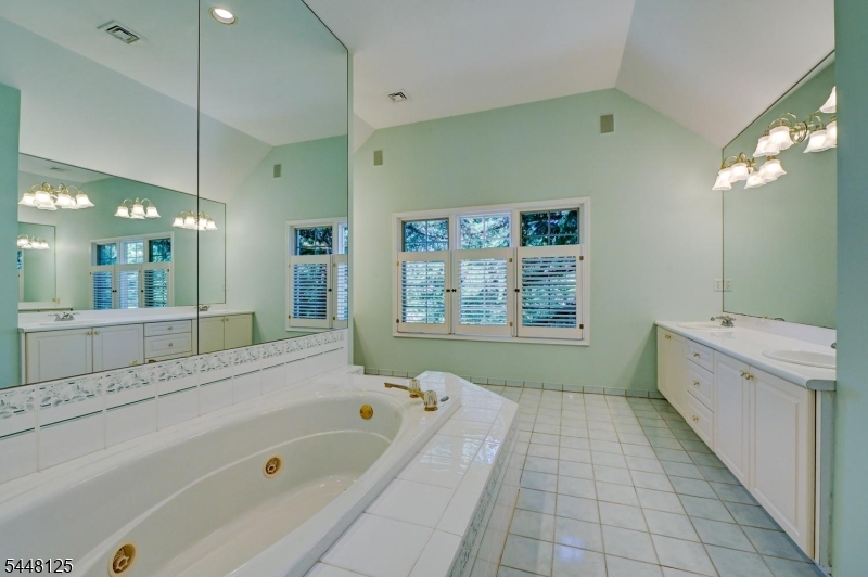 5 Meadow Court Montville NJ 07045