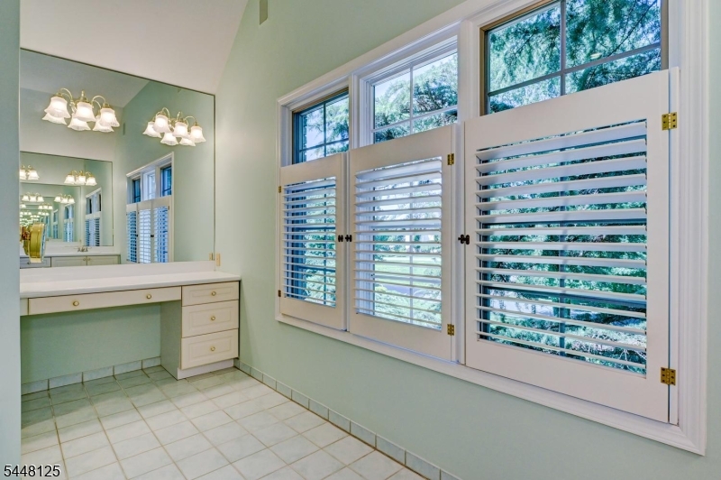 5 Meadow Court Montville NJ 07045