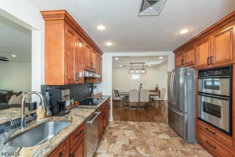 18 Evergreen Drive Lincoln Park NJ 07035