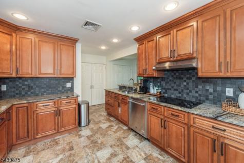18 Evergreen Drive Lincoln Park NJ 07035