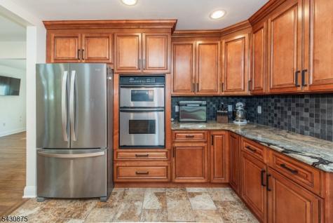 18 Evergreen Drive Lincoln Park NJ 07035