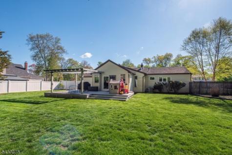 18 Evergreen Drive Lincoln Park NJ 07035