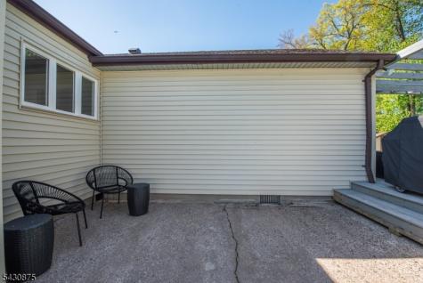 18 Evergreen Drive Lincoln Park NJ 07035