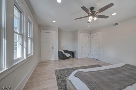 9 Hawthorne Place Montclair NJ 07042