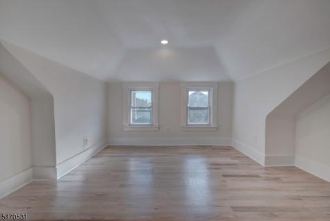 9 Hawthorne Place Montclair NJ 07042