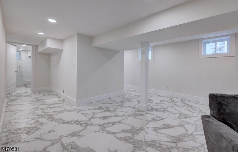 9 Hawthorne Place Montclair NJ 07042