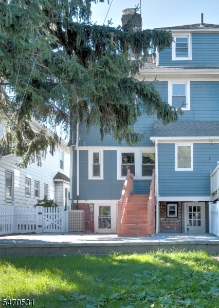 9 Hawthorne Place Montclair NJ 07042