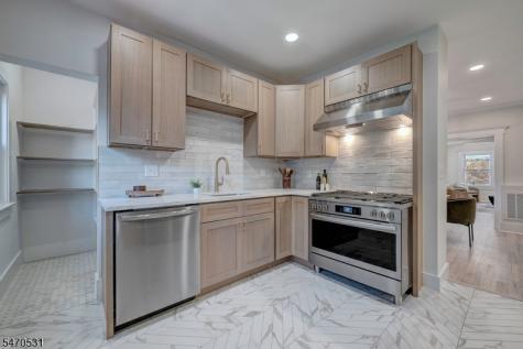 9 Hawthorne Place Montclair NJ 07042