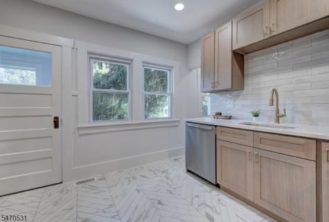 9 Hawthorne Place Montclair NJ 07042