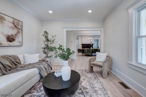 9 Hawthorne Place Montclair NJ 07042