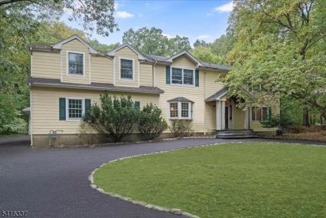 240 Ottowa Lane Franklin Lakes NJ 07417