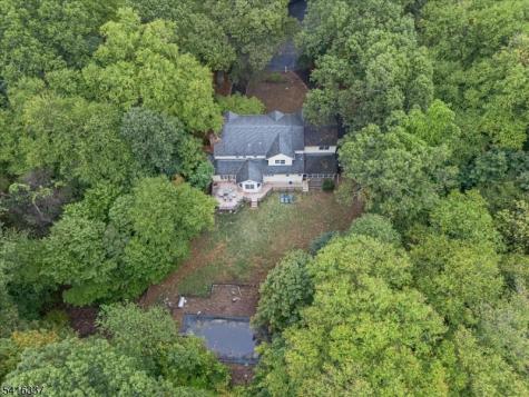 240 Ottowa Lane Franklin Lakes NJ 07417