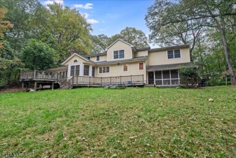 240 Ottowa Lane Franklin Lakes NJ 07417