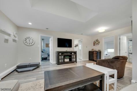 31 Roome Street Lincoln Park NJ 07035