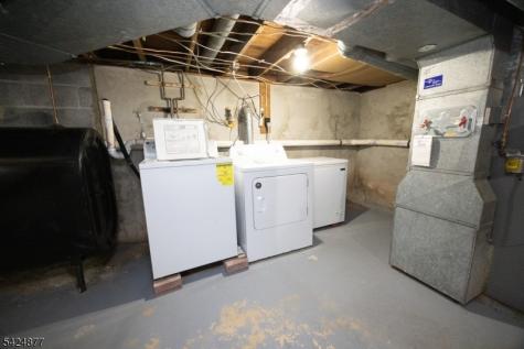 8 Dale Trail Hopatcong NJ 07843