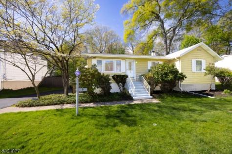 8 Dale Trail Hopatcong NJ 07843