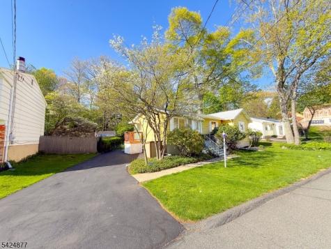 8 Dale Trail Hopatcong NJ 07843