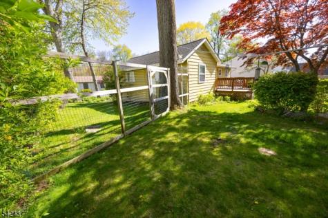 8 Dale Trail Hopatcong NJ 07843