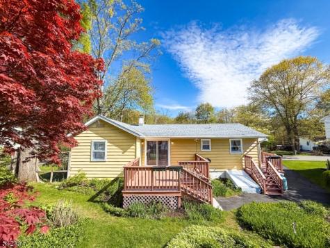 8 Dale Trail Hopatcong NJ 07843