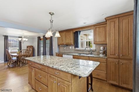 9 Albert Street Pequannock NJ 07444