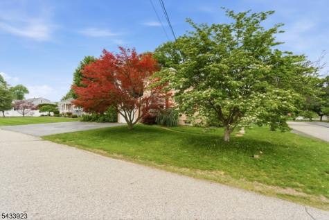 9 Albert Street Pequannock NJ 07444