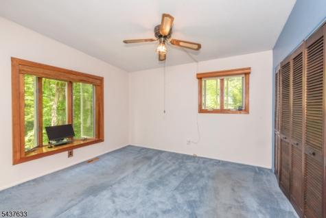 6 Mohawk Trail Ringwood NJ 07456