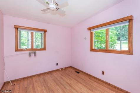 6 Mohawk Trail Ringwood NJ 07456