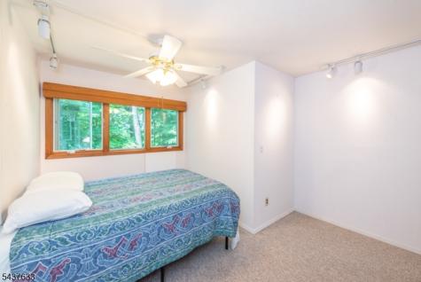 6 Mohawk Trail Ringwood NJ 07456