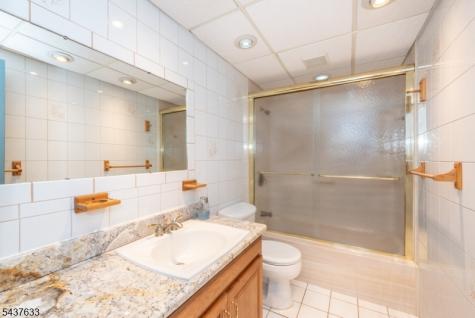 6 Mohawk Trail Ringwood NJ 07456