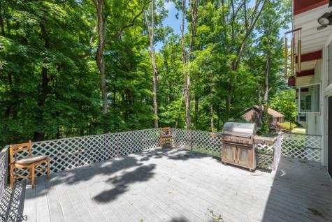 6 Mohawk Trail Ringwood NJ 07456