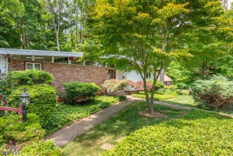 6 Mohawk Trail Ringwood NJ 07456