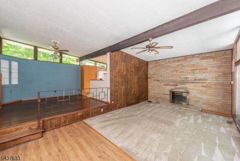 6 Mohawk Trail Ringwood NJ 07456