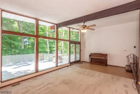 6 Mohawk Trail Ringwood NJ 07456