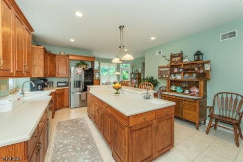 37 Thomas Terrace Wayne NJ 07470