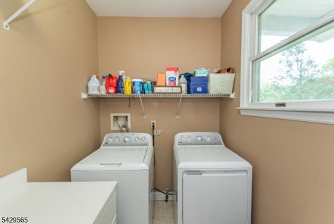 37 Thomas Terrace Wayne NJ 07470