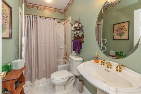 37 Thomas Terrace Wayne NJ 07470