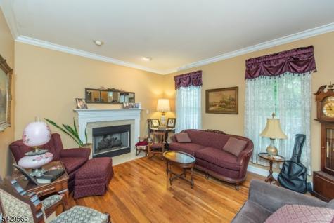 37 Thomas Terrace Wayne NJ 07470
