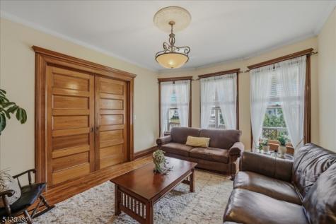 42 Rossmore Place Belleville NJ 07109