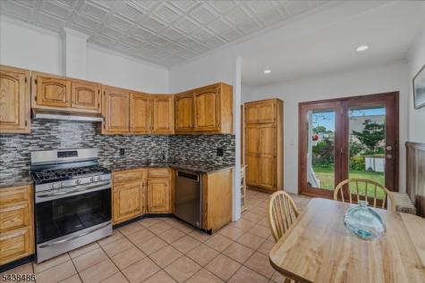 42 Rossmore Place Belleville NJ 07109