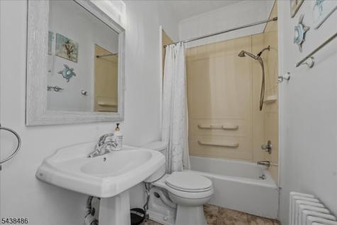 42 Rossmore Place Belleville NJ 07109