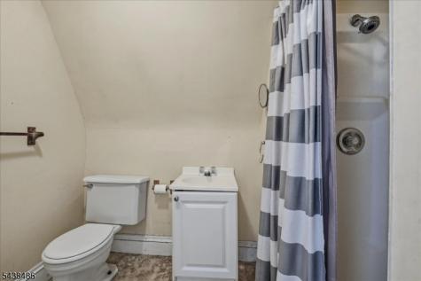 42 Rossmore Place Belleville NJ 07109